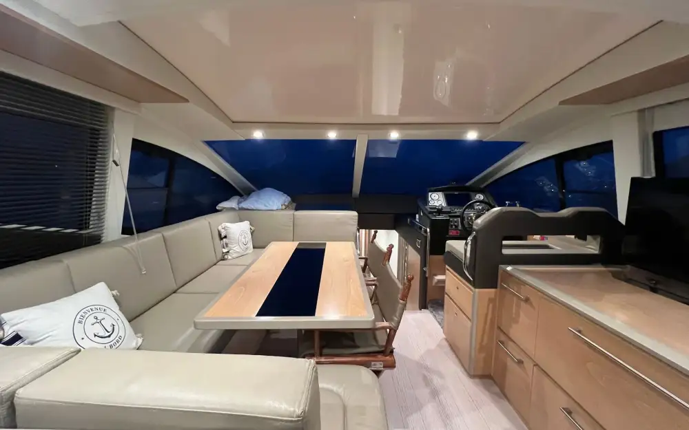 slider 21 Queens Yachts  50 HT