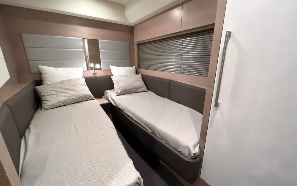 slider 23 Queens Yachts  50 HT