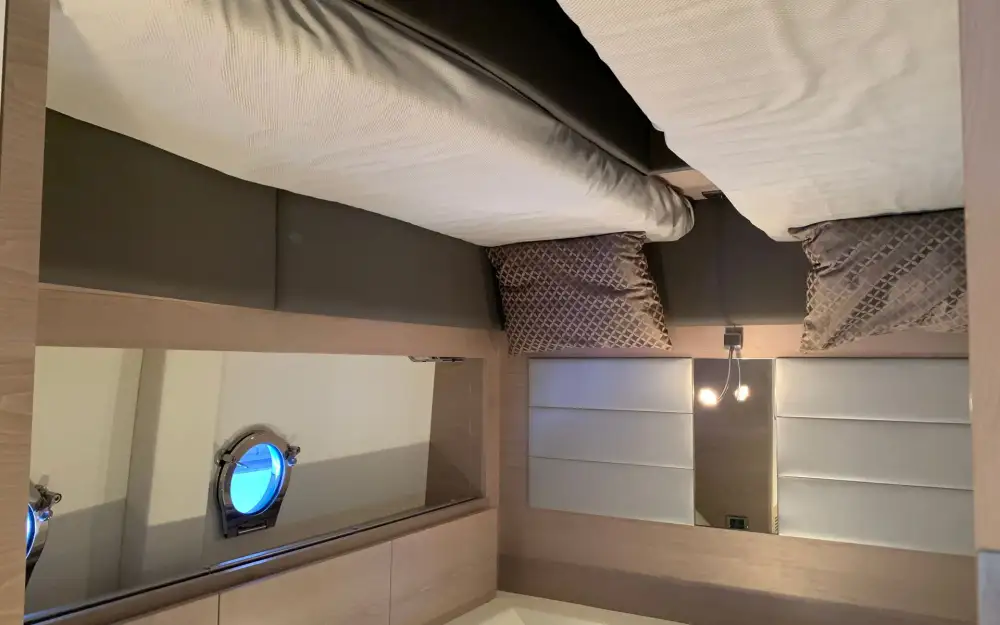 slider 5 Queens Yachts  50 HT