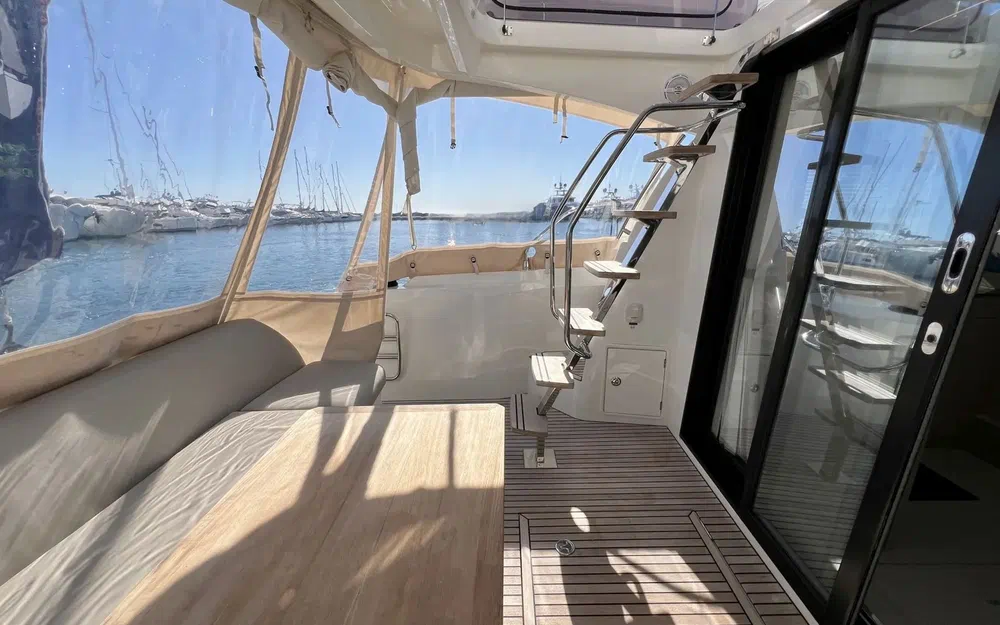 slider 13 Prestige Yachts 420 Fly