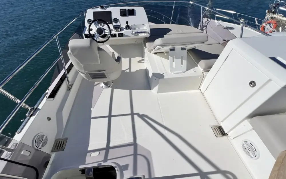 slider 16 Prestige Yachts Prestige 420 Fly