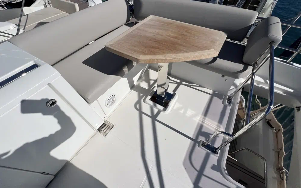 slider 17 Prestige Yachts 420 Fly