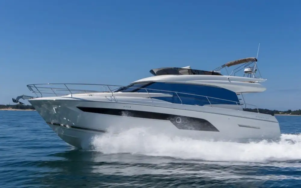 slider 0 Prestige Yachts Prestige 520 Fly