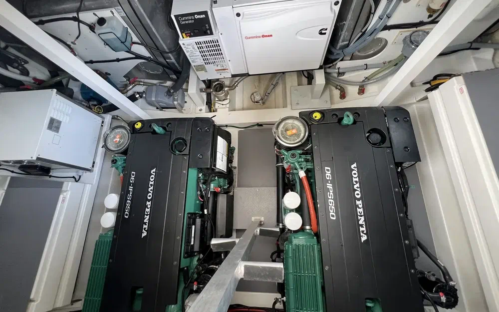 slider 20 Prestige Yachts 520 Fly