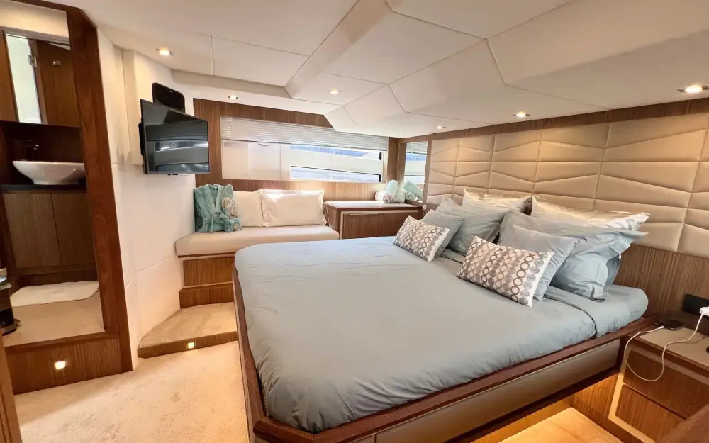 slider 26 Cayman  F520