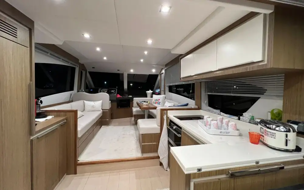 slider 9 Cayman  F520