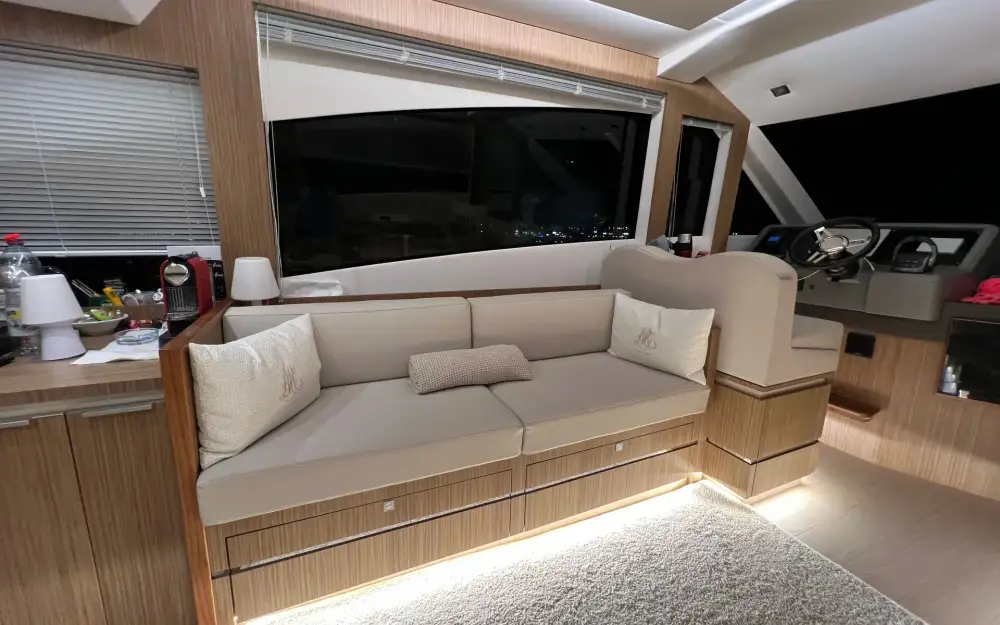 slider 16 Cayman  F520