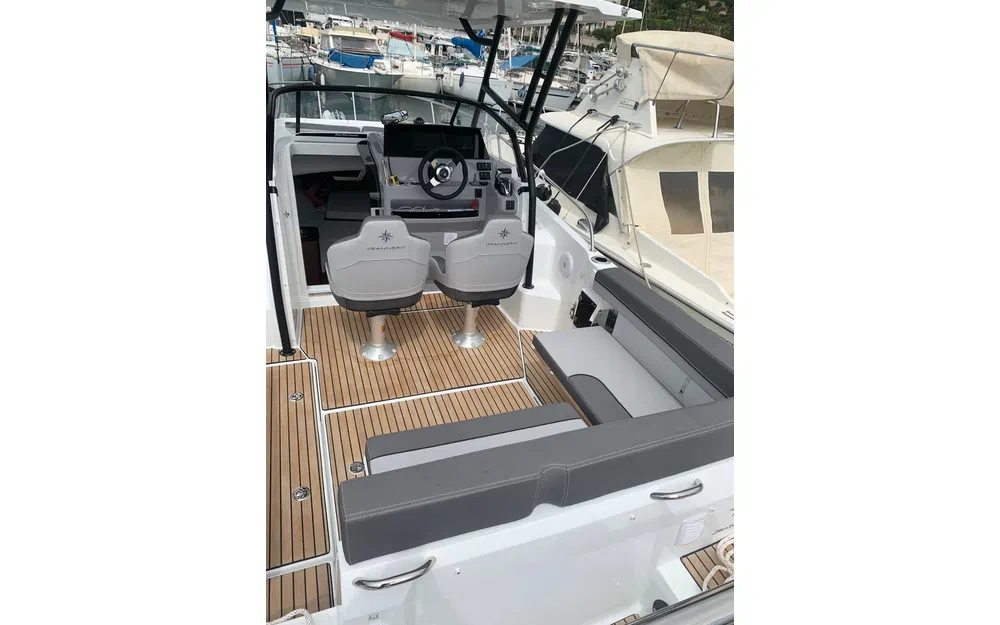 slider 7 Jeanneau Cap Camarat 7.5 WA