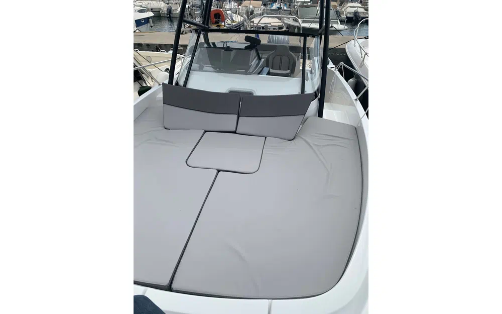 slider 4 Jeanneau Cap Camarat 7.5 WA