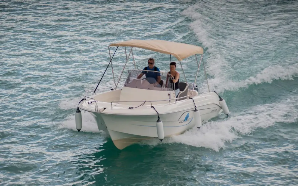 slider 2 Pacific Craft  625 Open - null