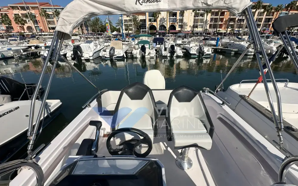slider 9 Ranieri Voyager 21 S