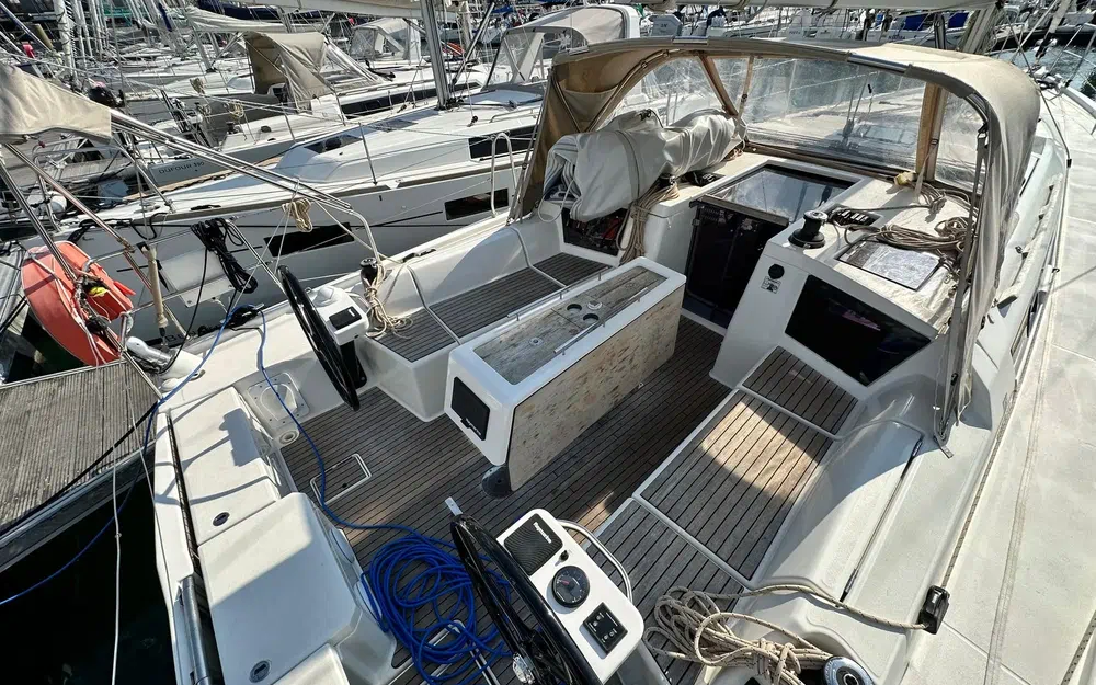 slider 1 Dufour 390 Grand Large