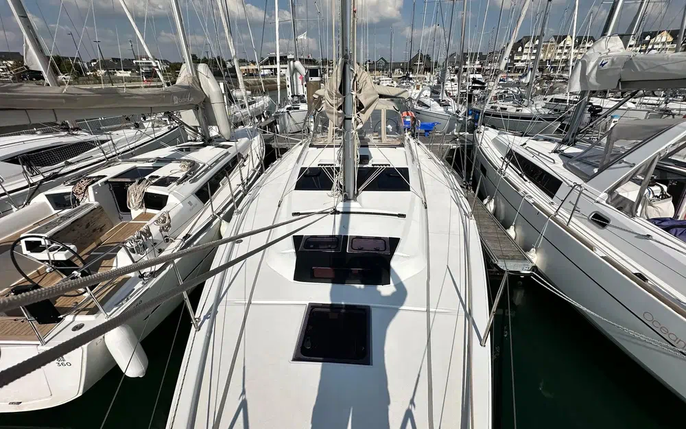 slider 6 Dufour 390 Grand Large