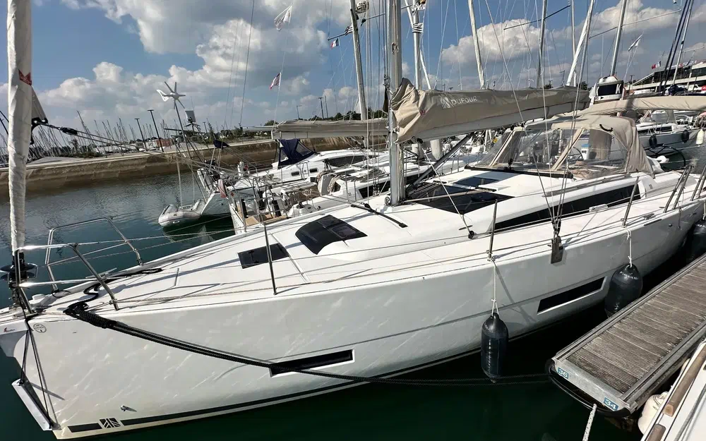 slider 7 Dufour 390 Grand Large