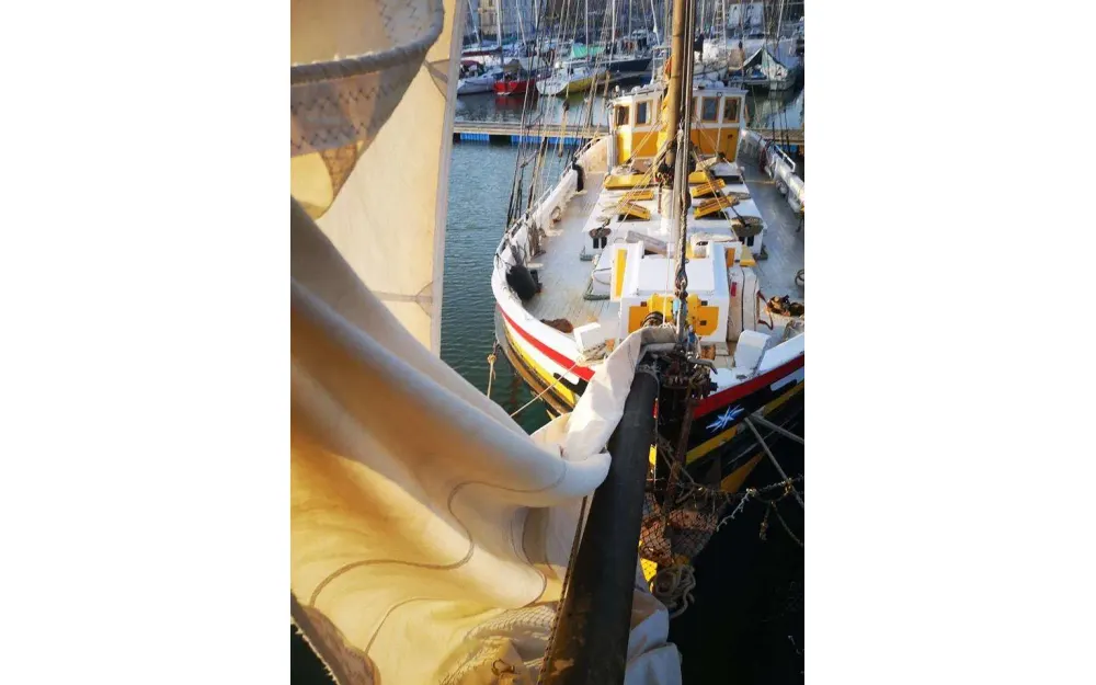 slider 14 Custom Ketch