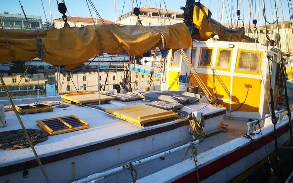 slider 15 Custom Ketch