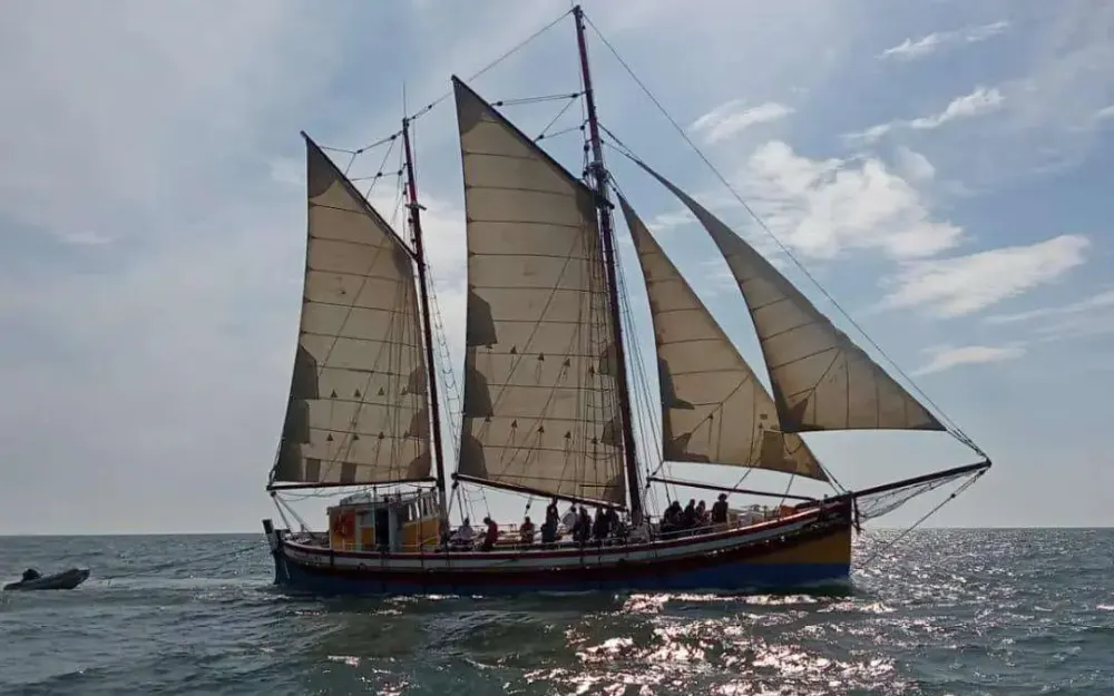 slider 4 Custom Ketch