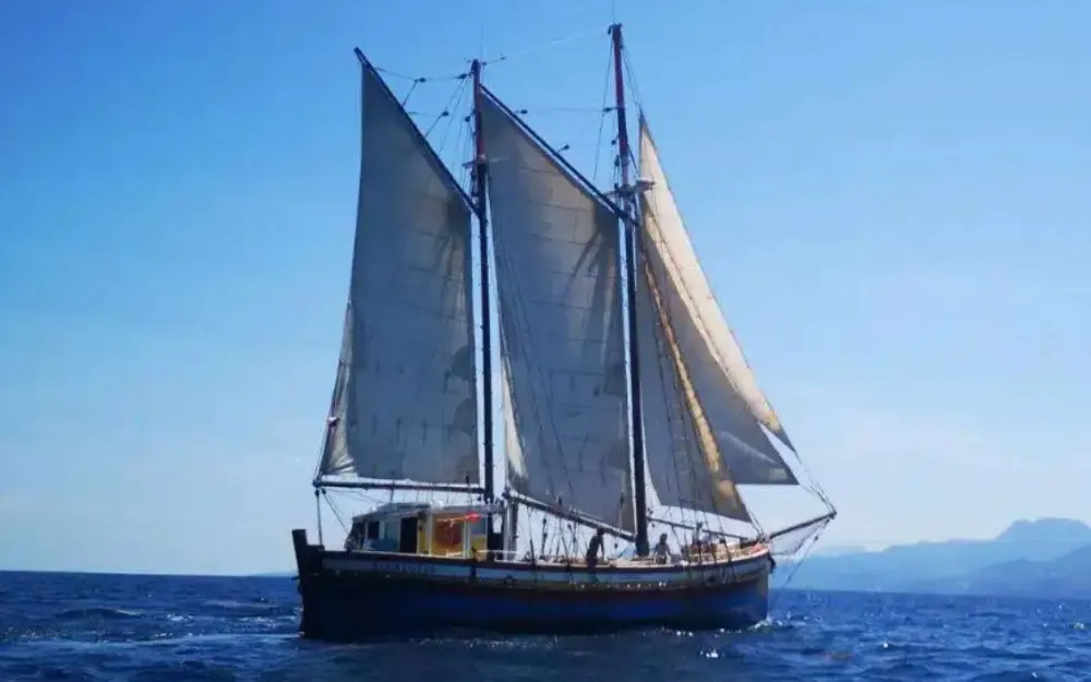 slider 7 Custom Ketch