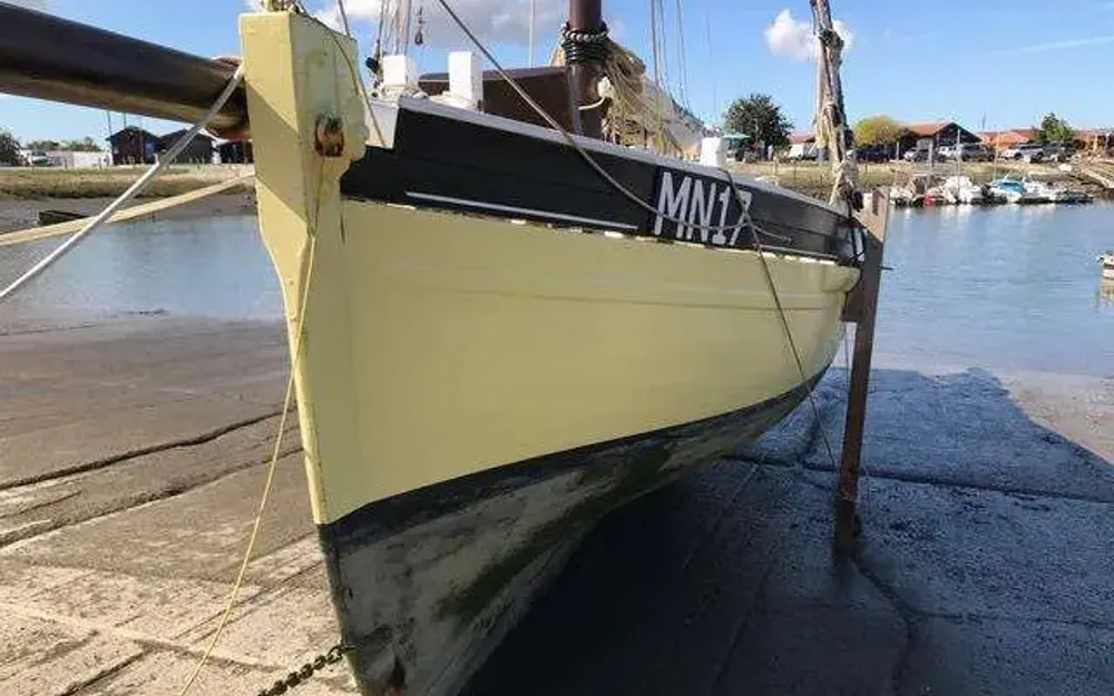 slider 23 Custom Fishing smack 