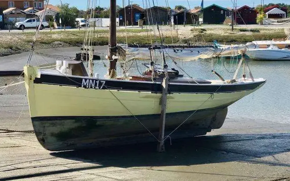 slider 24 Custom Fishing smack 