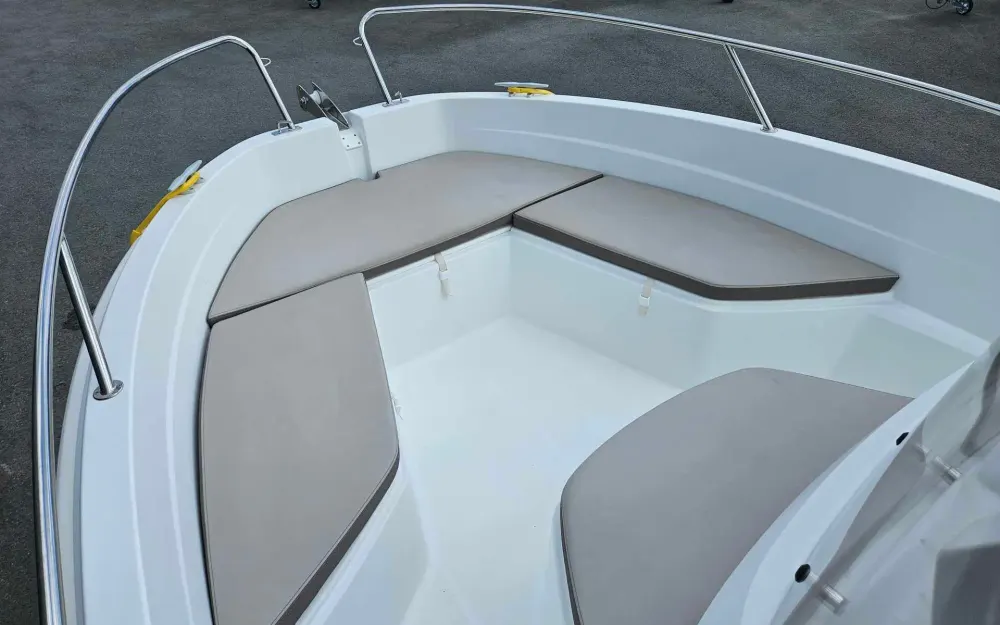 slider 4 Jeanneau Cap Camarat 5.5 CC Serie 2 - null