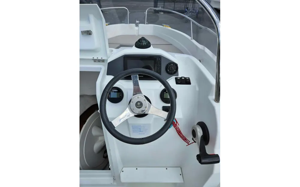slider 8 Jeanneau Cap Camarat 5.5 CC Serie 2 - null