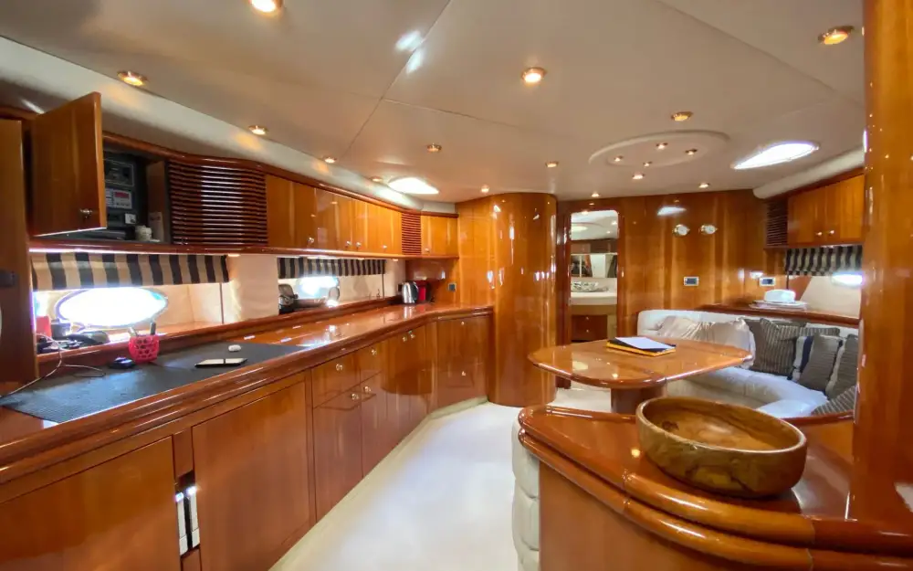 slider 9 Sunseeker Predator 58