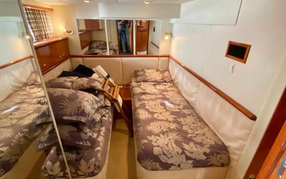 slider 11 Sunseeker Predator 58