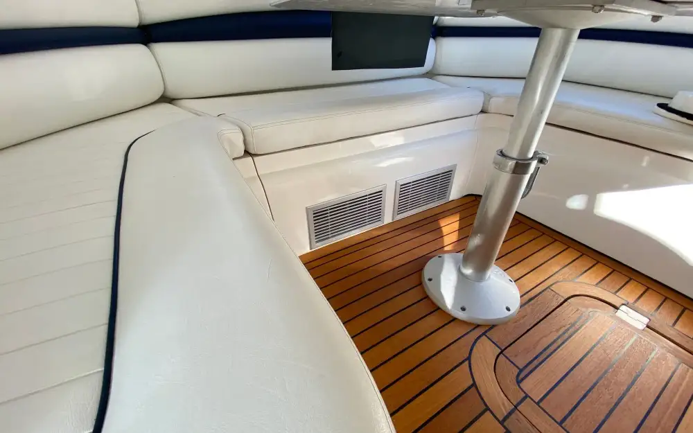 slider 15 Sunseeker Predator 58
