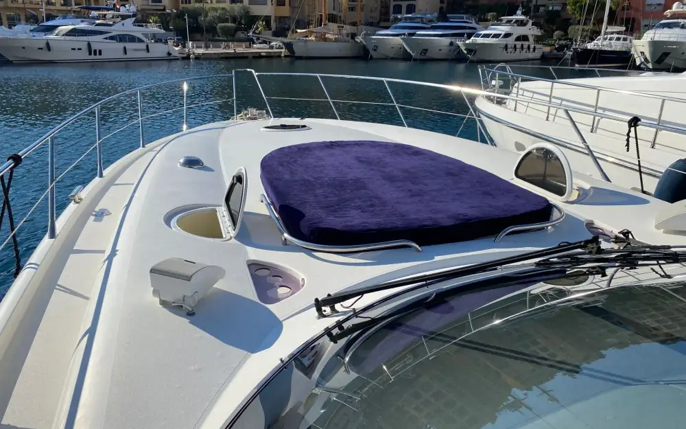 slider 17 Sunseeker Predator 58