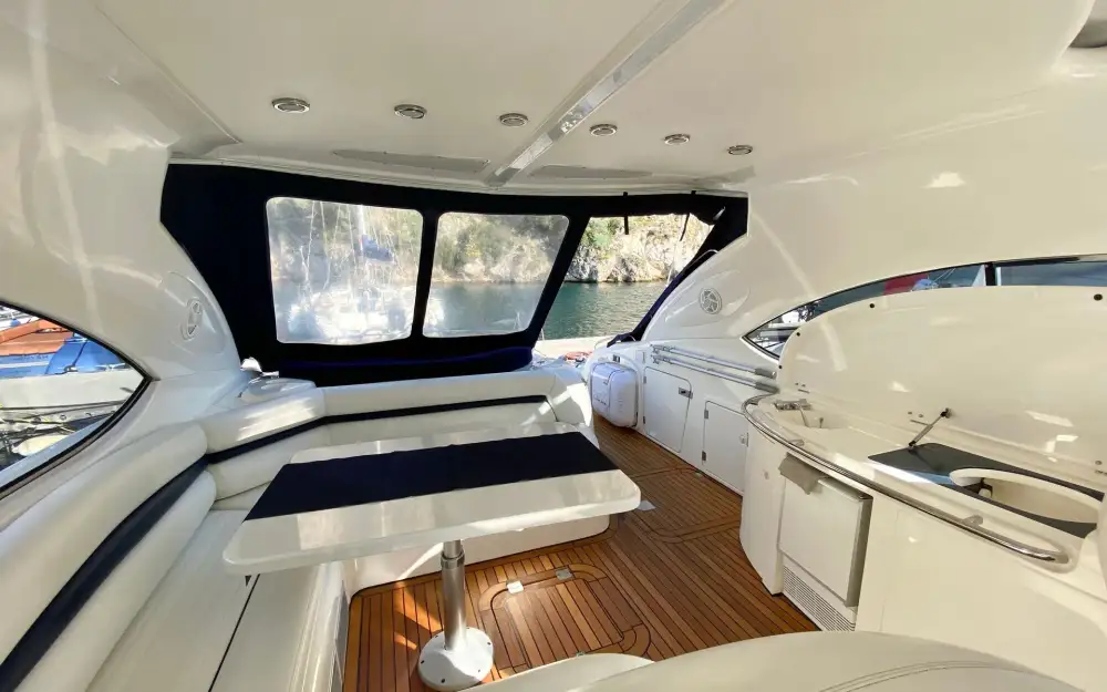 slider 19 Sunseeker Predator 58