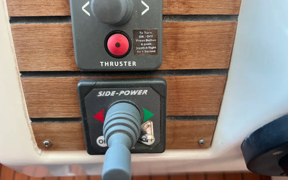 slider 33 Jeanneau Merry Fisher 925 Fly