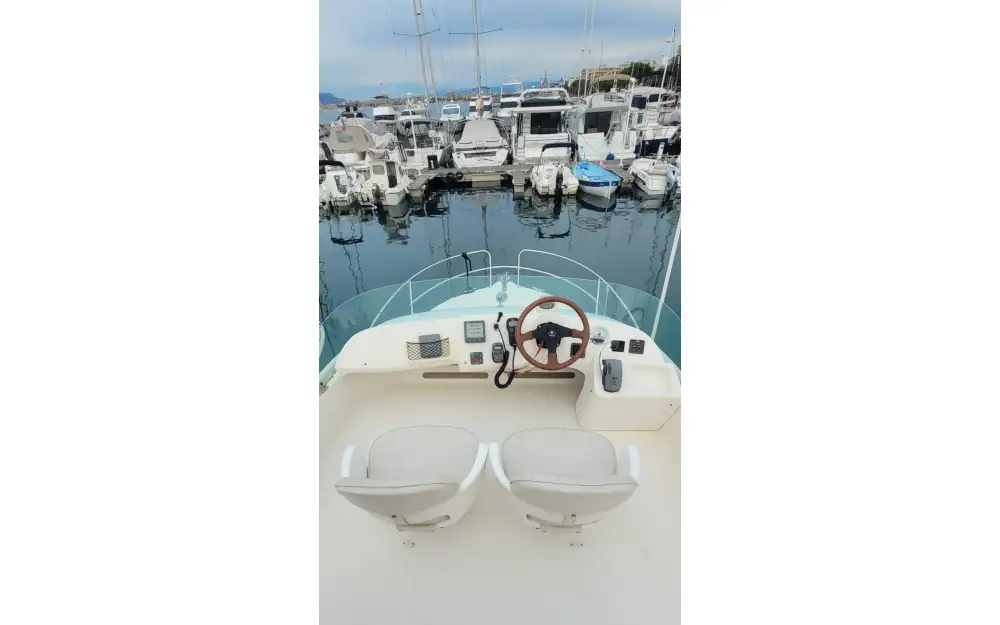 slider 6 Jeanneau Merry Fisher 925 Fly