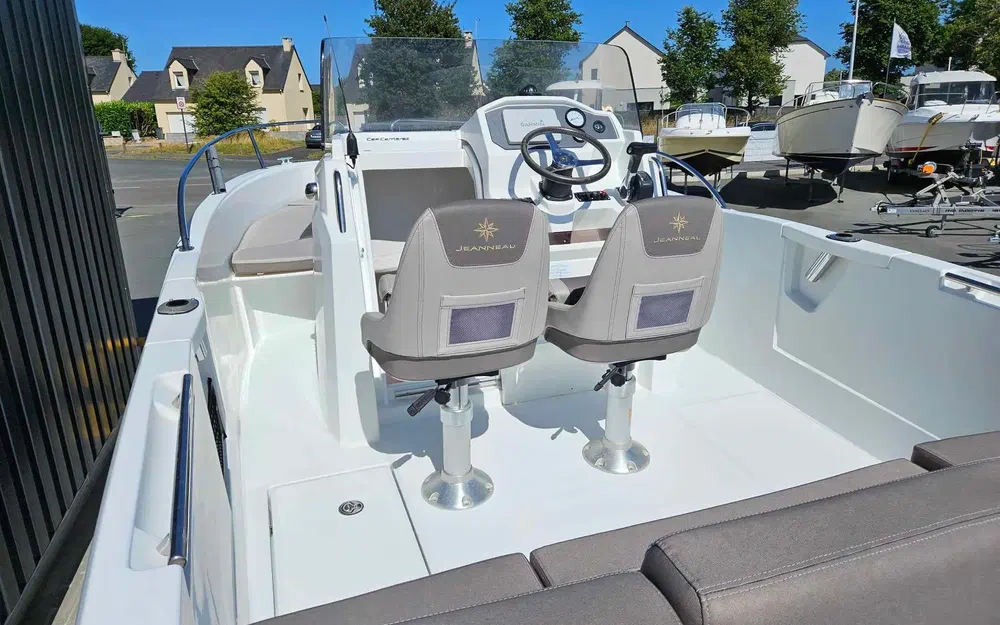 slider 5 Jeanneau Cap Camarat 6.5 CC