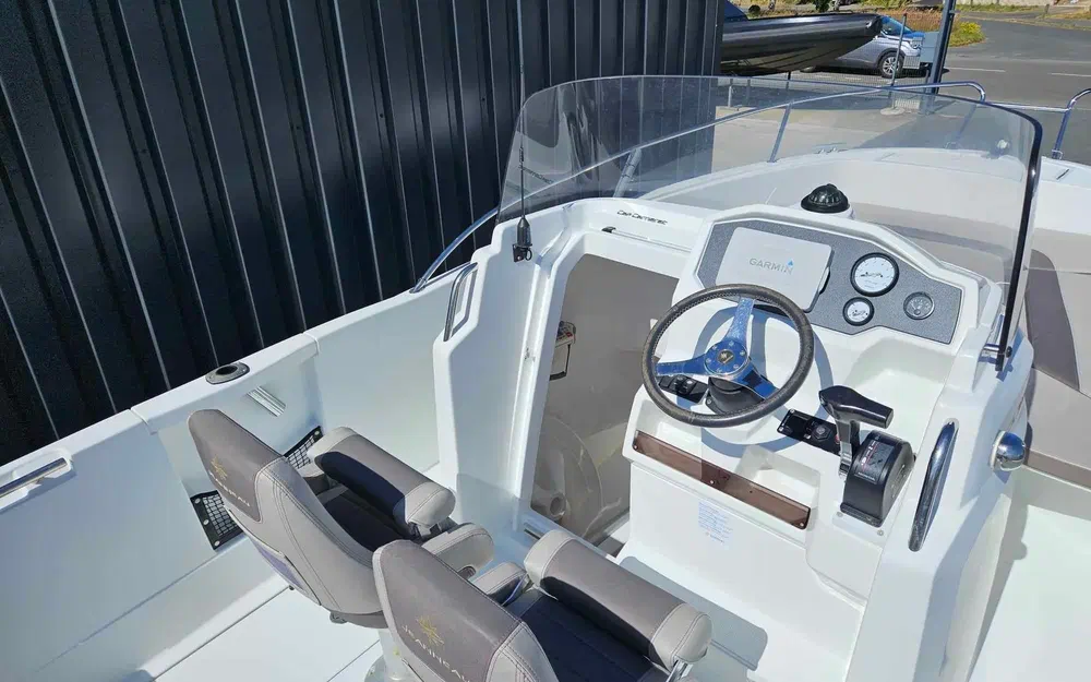 slider 7 Jeanneau Cap Camarat 6.5 CC