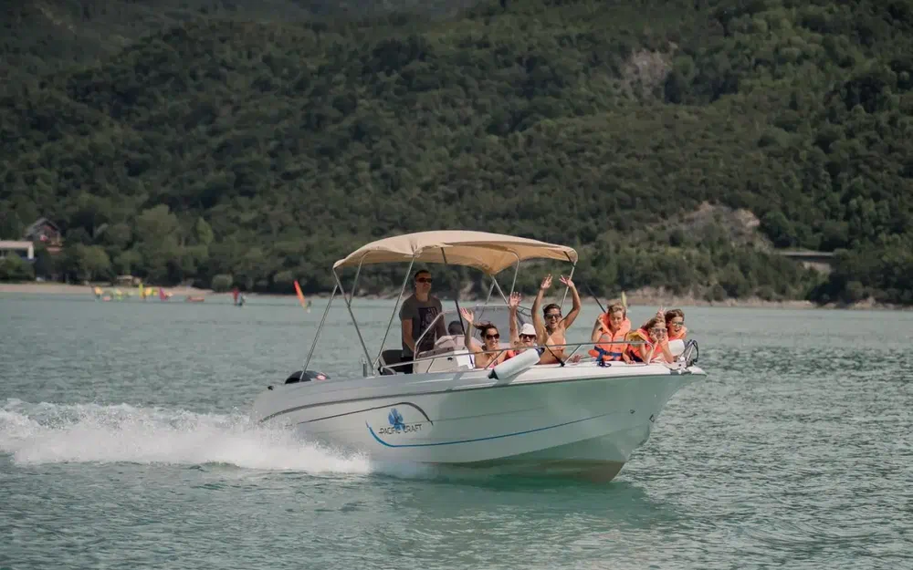 Pacific CraftPacific craft 670 Plaisance 200cv