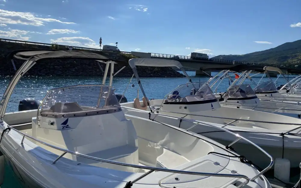 slider 1 Pacific Craft  670 Open