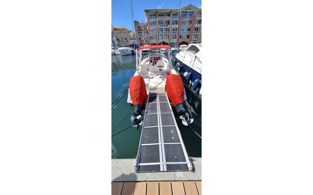 slider 5 Donzi  35 ZFX