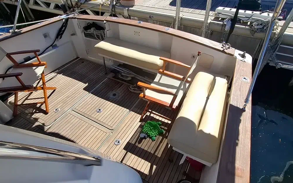 slider 6 Beneteau Antares 10.80 Fly