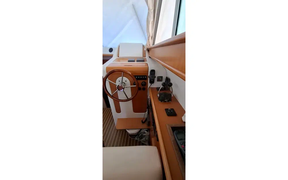 slider 19 Beneteau Antares 10.80 Fly