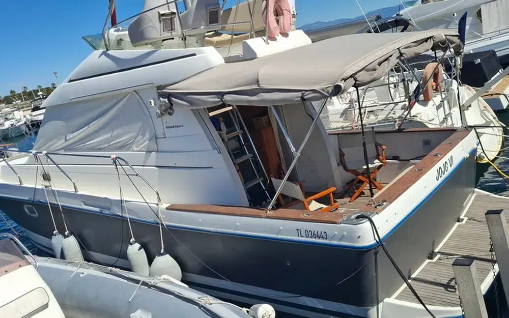 slider 20 Beneteau Antares 10.80 Fly