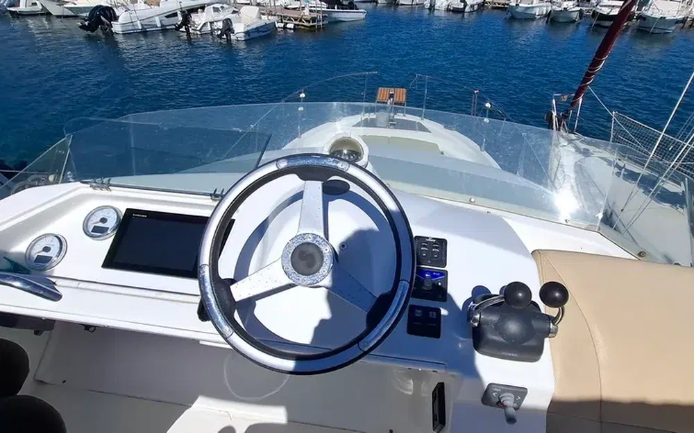 slider 7 Beneteau Antares 10.80 Fly