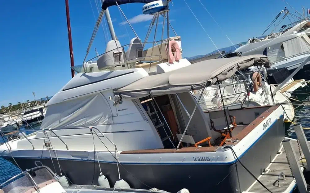 slider 21 Beneteau Antares 10.80 Fly