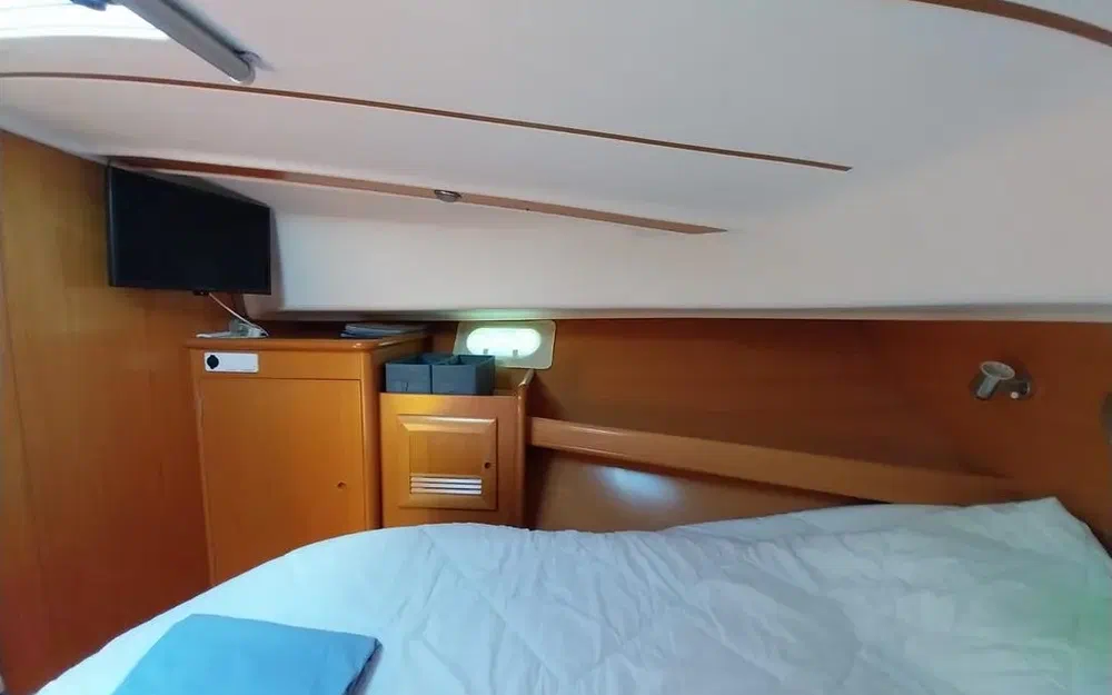 slider 28 Beneteau Antares 10.80 Fly