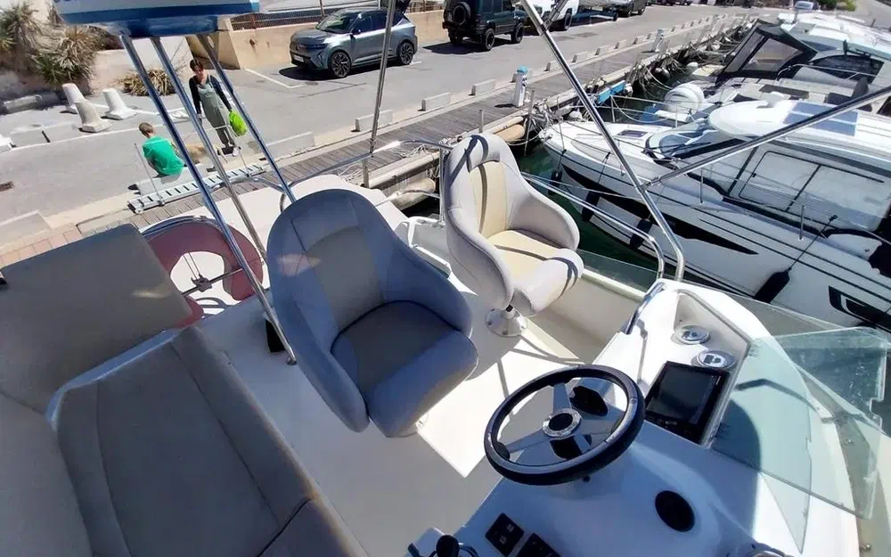 slider 36 Beneteau Antares 10.80 Fly