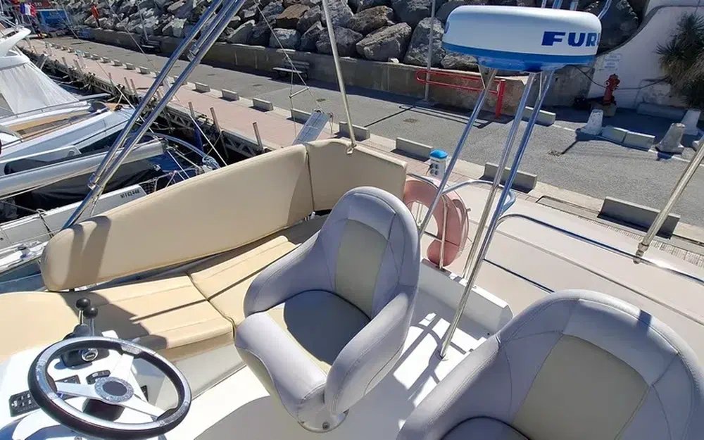 slider 9 Beneteau Antares 10.80 Fly