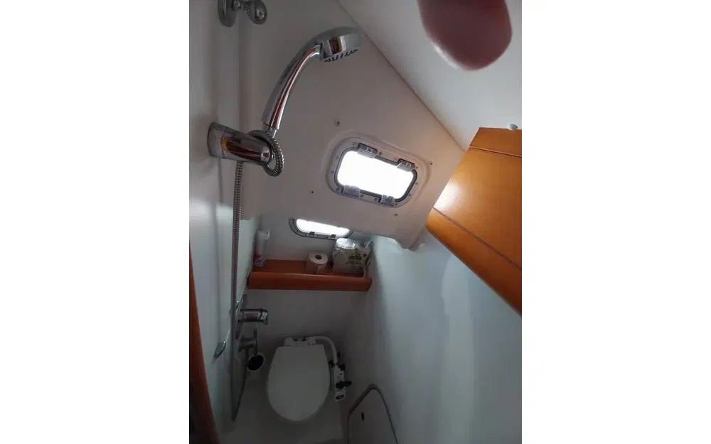 slider 39 Beneteau Antares 10.80 Fly