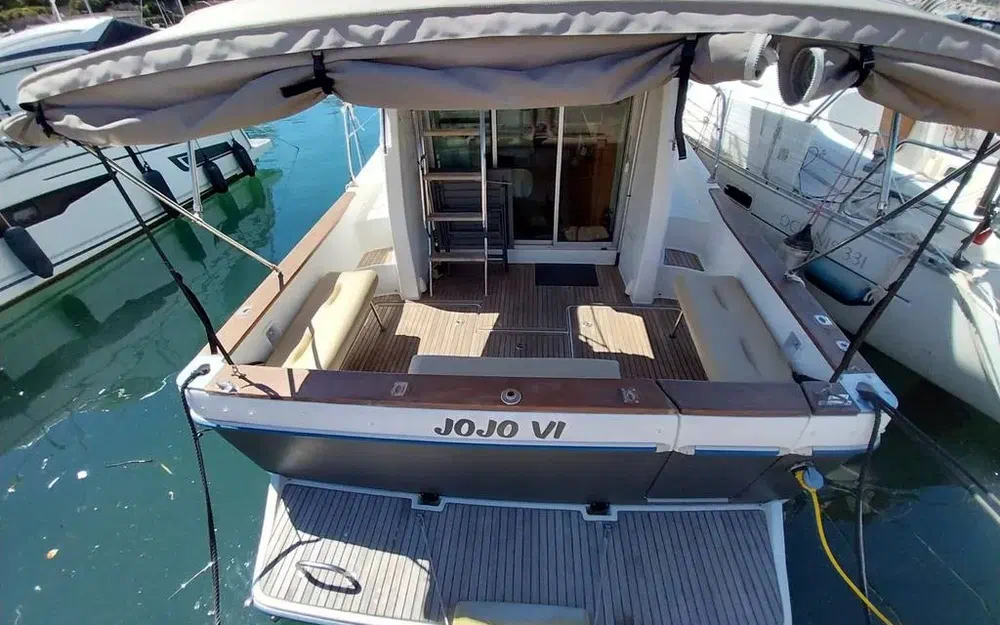 slider 41 Beneteau Antares 10.80 Fly