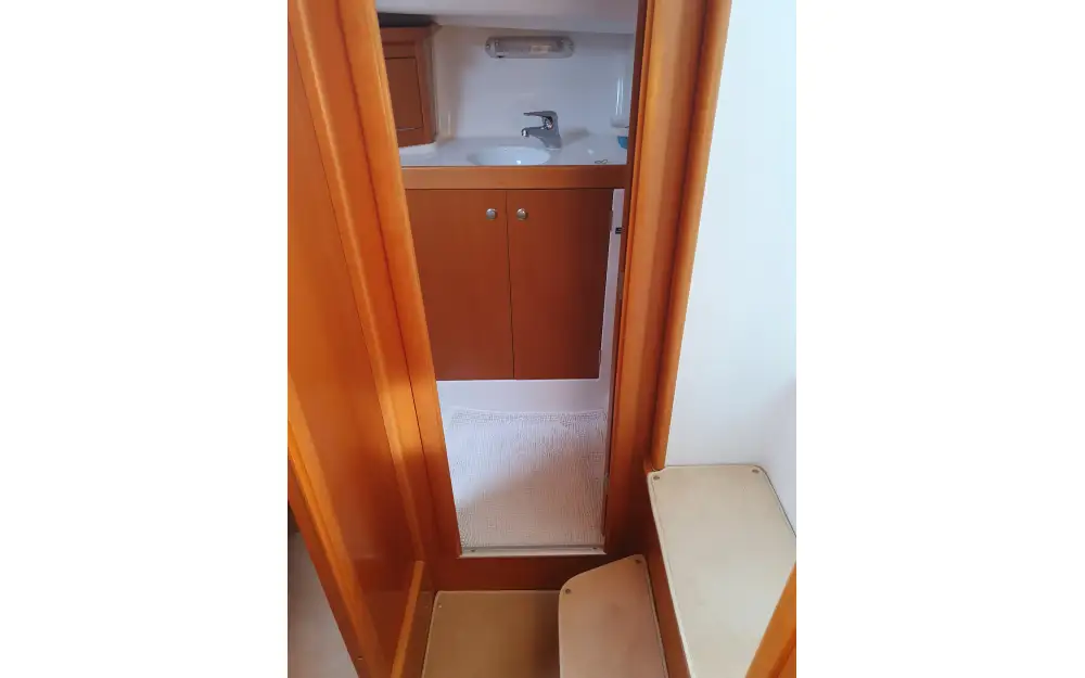 slider 48 Beneteau Antares 10.80