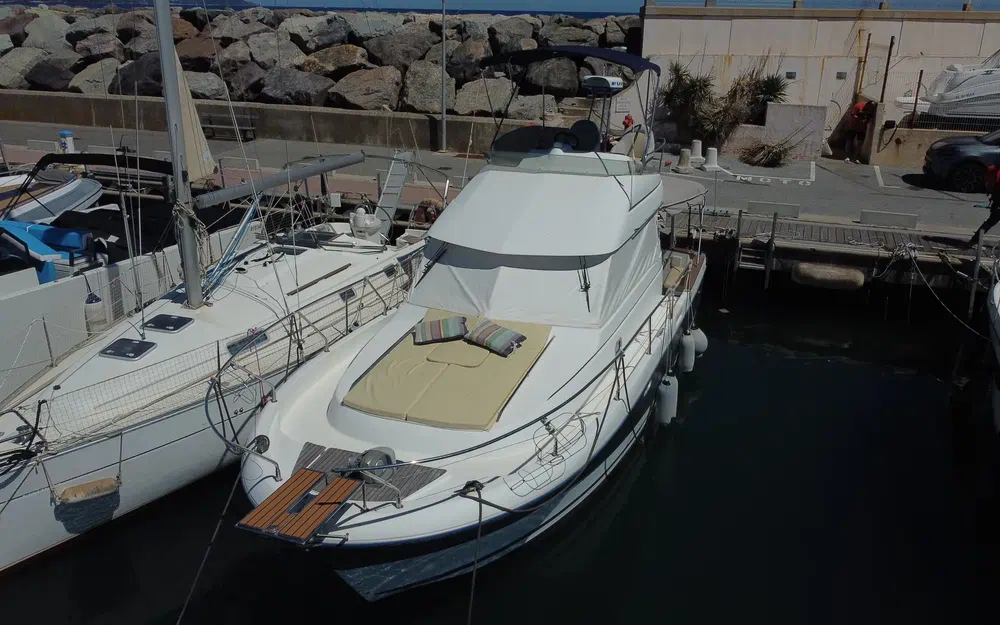 slider 16 Beneteau Antares 10.80 Fly